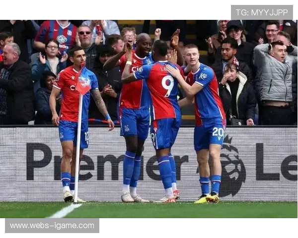 纽卡斯尔2-0水晶宫：吉马良斯头球破门，佳夫混战锁定胜局